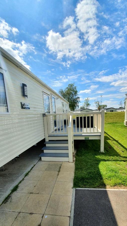 Rj Luxury Caravan Hire With Hot Tub Villa Tattershall Exterior photo