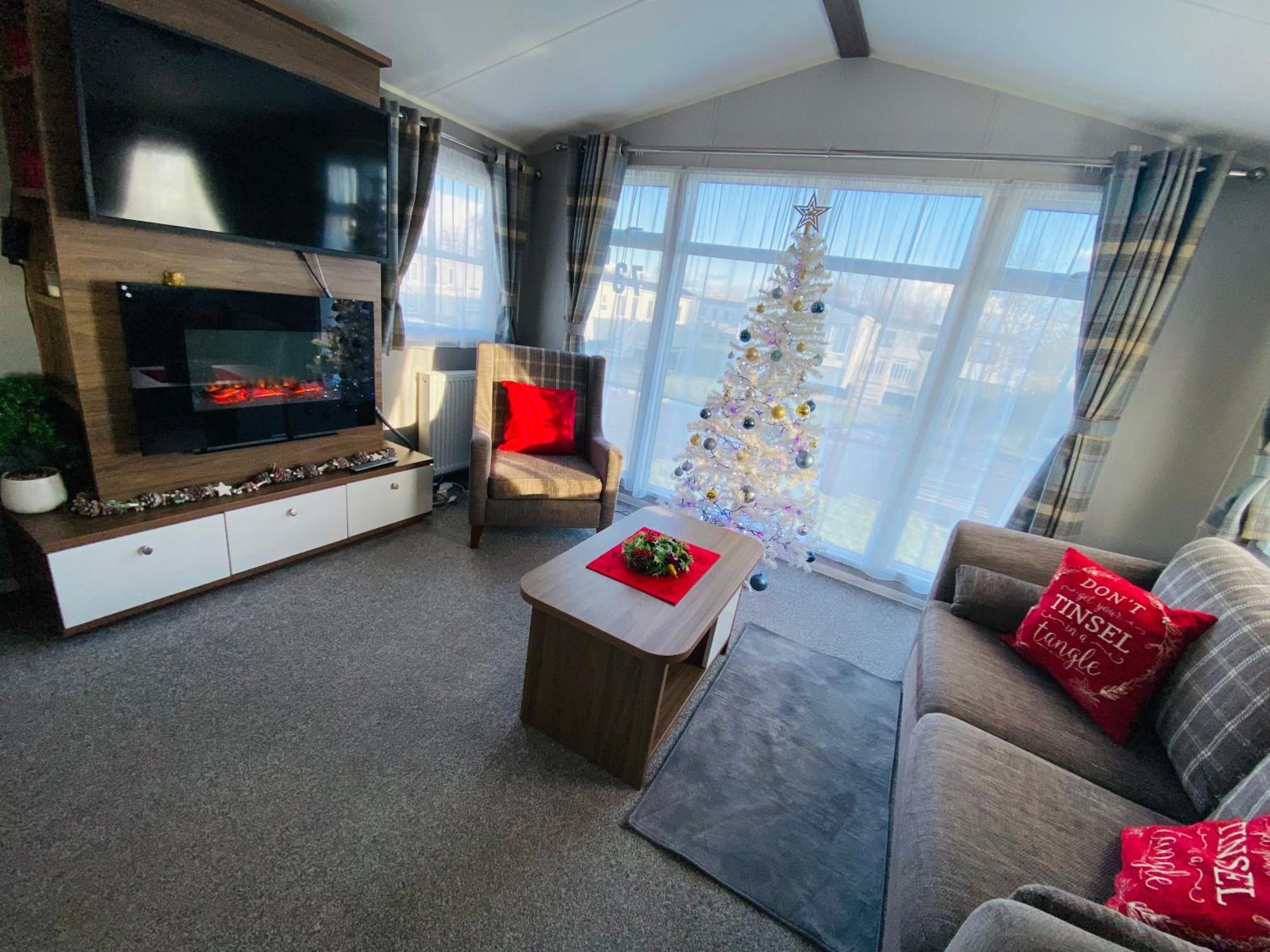 Rj Luxury Caravan Hire With Hot Tub Tattershall Exterior photo